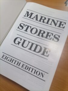 Внутренняя страница каталога IMPA Marine Guide с техническими характеристиками судовых запчастей